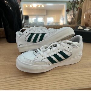 Adidas Boys Kids Sneakers New Size 10